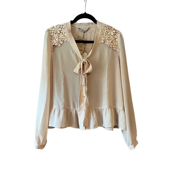 NWT Darling Women's Stephanie Chiffon Crochet Button Down Blouse Blush Size M - Picture 1 of 11